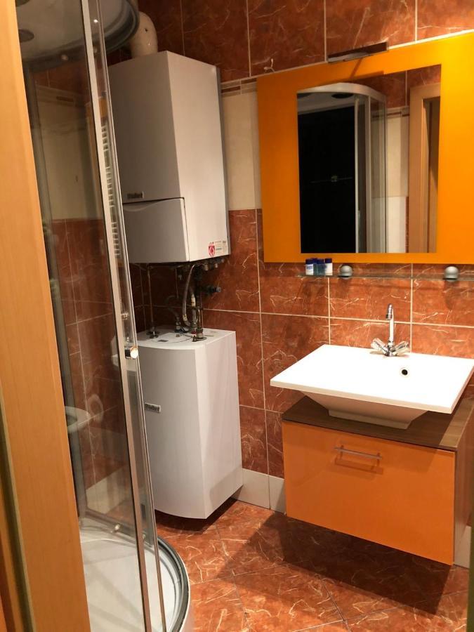 Nina Apartment Wiener Neustadt Buitenkant foto